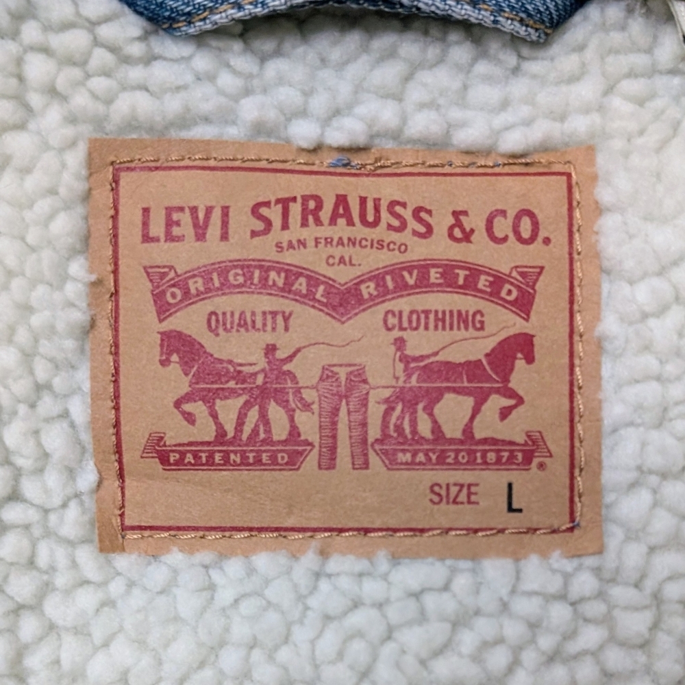 Levi's Women's Original Sherpa Trucker Jacket - Picture 4 of 8